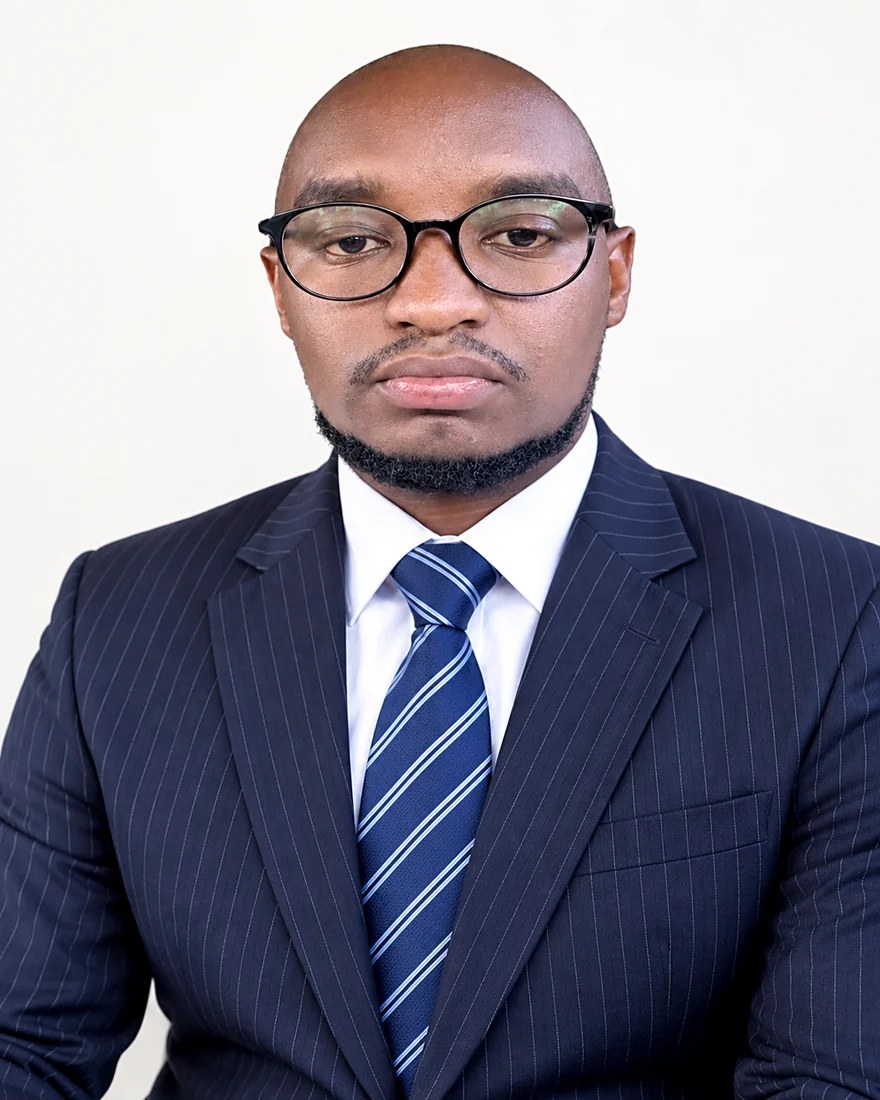 The lead consultant of akcreditted Data Consultants